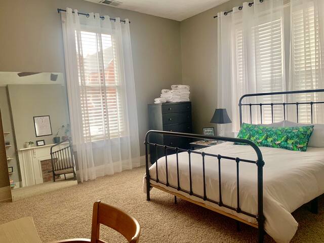 Spacious BR in historic NKY home close to DT Cincy