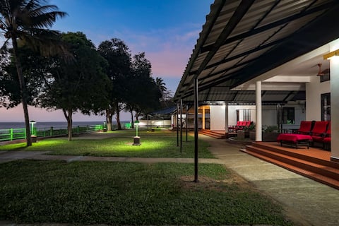 Lakefacing Villas  In  Kumarakom Kerala For 23 Pax