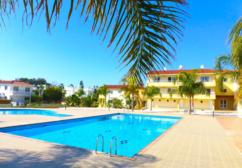 Nissi 3 pool