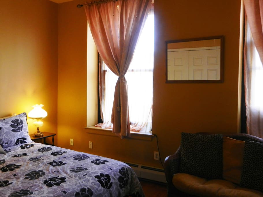 Yellow Room with seating