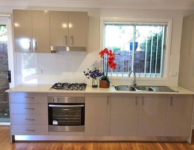 ❤️Luxe-Home❤️Modern Villa w/ Parking & Sunset Views gallery image 3