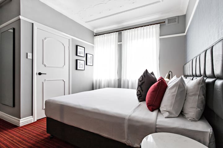 Springfield Lodge - King Room