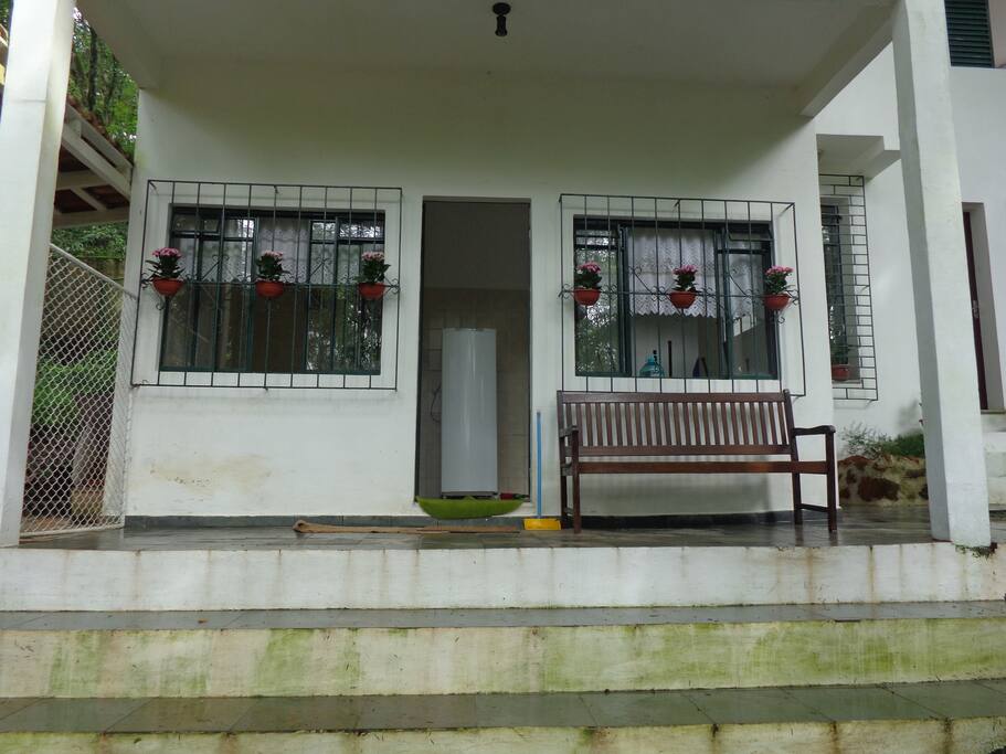 Área, entrada da cozinha
