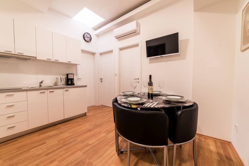 Kitchen. Kitchen Table. TV