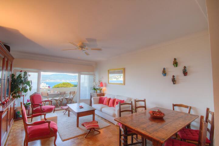 F4 spacieux et lumineux, climatisé.