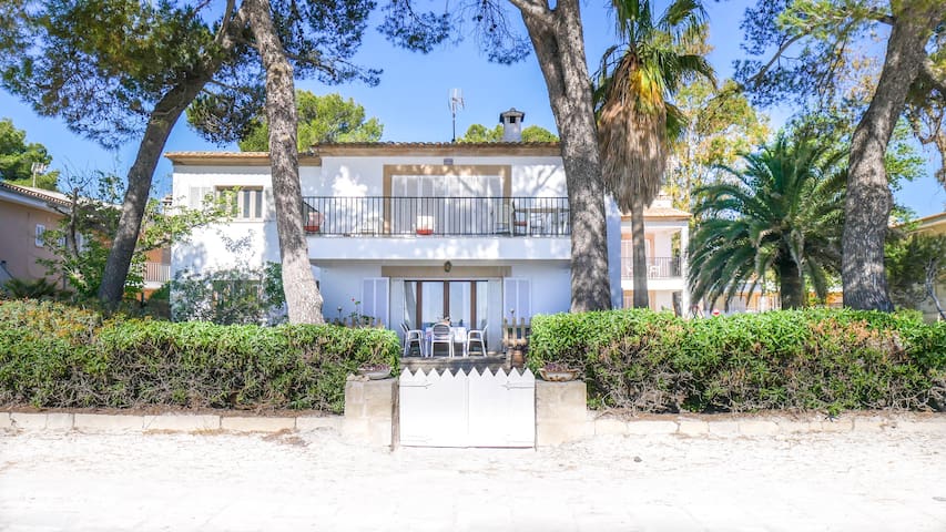 Waterfront 3 Bedroom Beach House