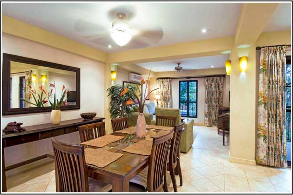 Dining room
Comedor