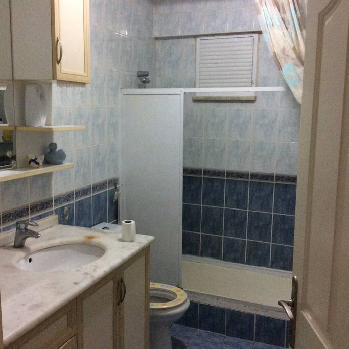 downstairs-bathroom