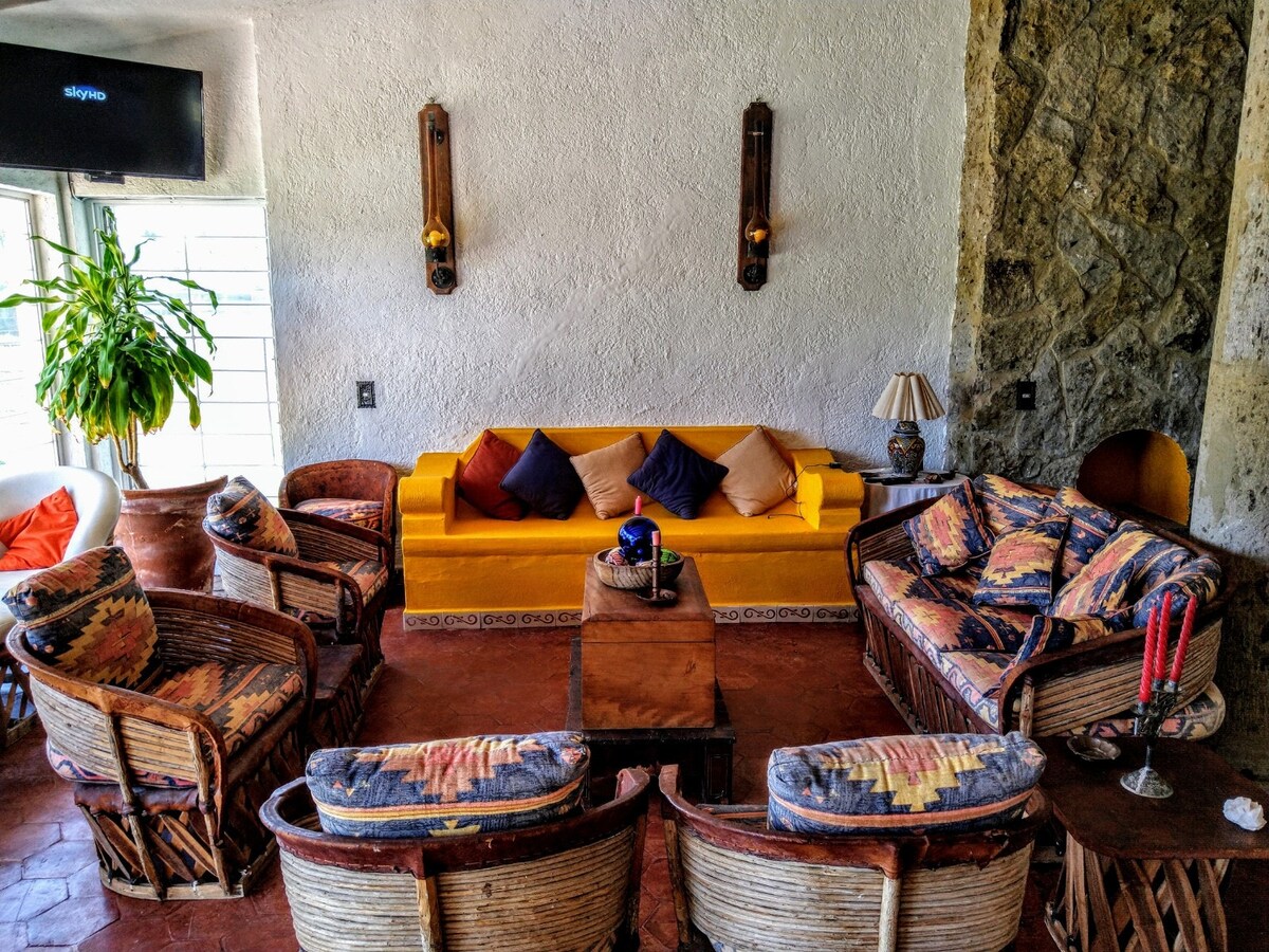 Propiedad de Airbnb exitosa: Casa de la Ribera Chapala (House of the Chapala Shore) en San Antonio Tlayacapan