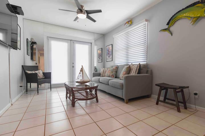 ห้องนั่งเล่น
สมาร์ททีวี
ดึงโซฟาออก