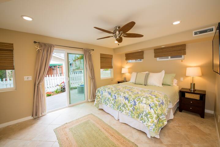 Steps to Ocean, N. Mission Beach, Bay, 3br/3ba gallery image 3