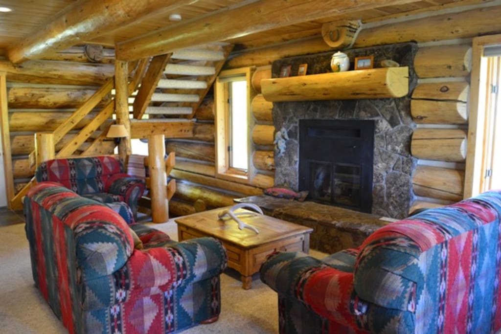 Main level common area!
