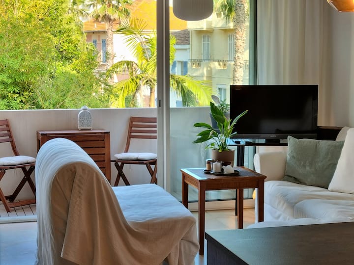 250 M De La Plage, Superbe Appartement - Le Lavandou