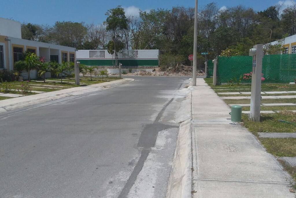 En la esquina se toma el transporte público