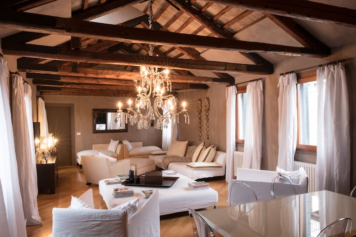 Ca’ Navagero 3-Riva degli Schiavoni (w/terrace)