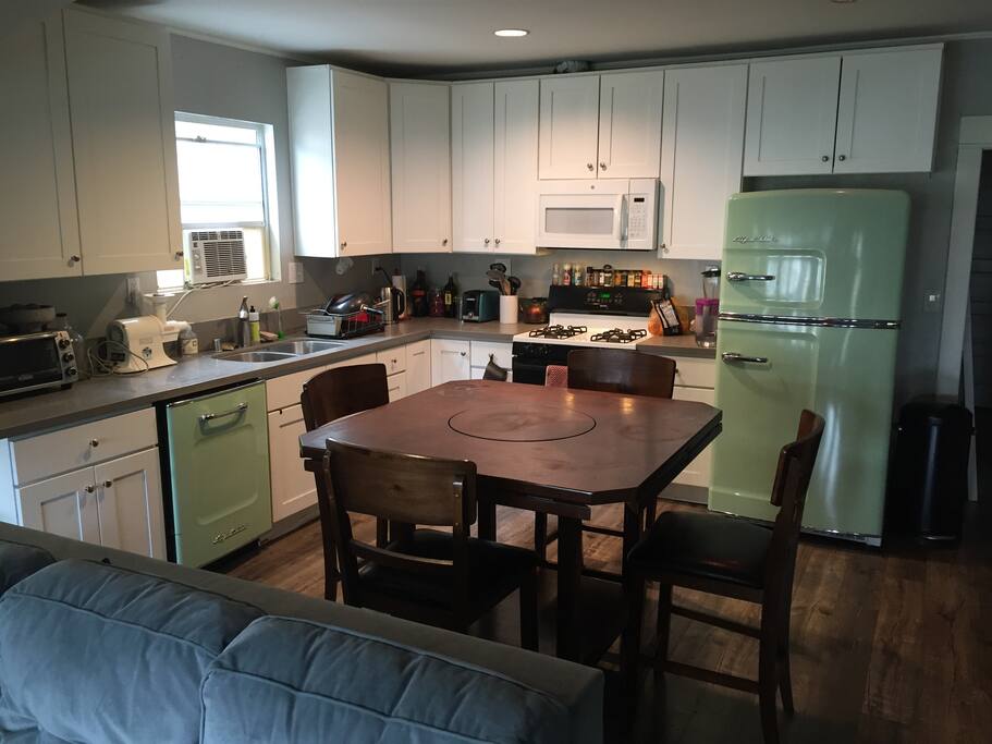 Kitchen / Dining Area