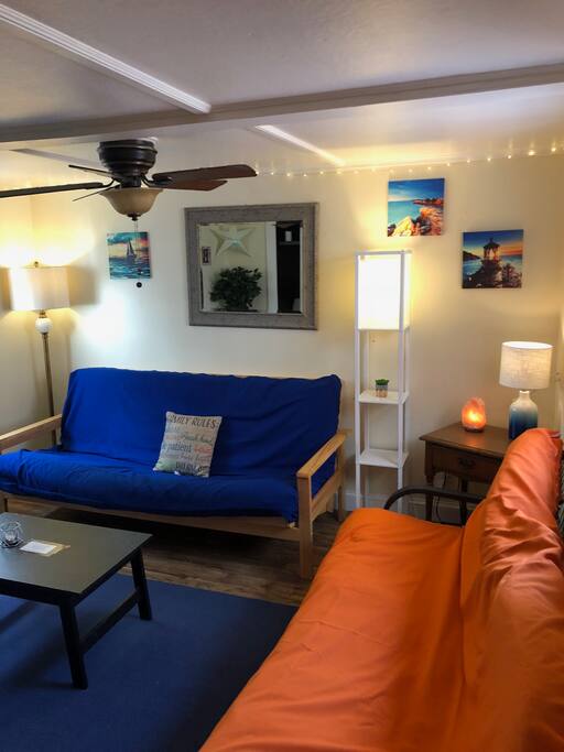 Cozy Full Living Area w/Two Pullout Double Futons & Mood Lighting