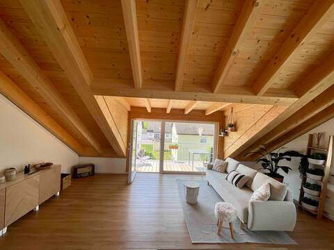 50m from the lake - Lots of nature & space- right by bike trail