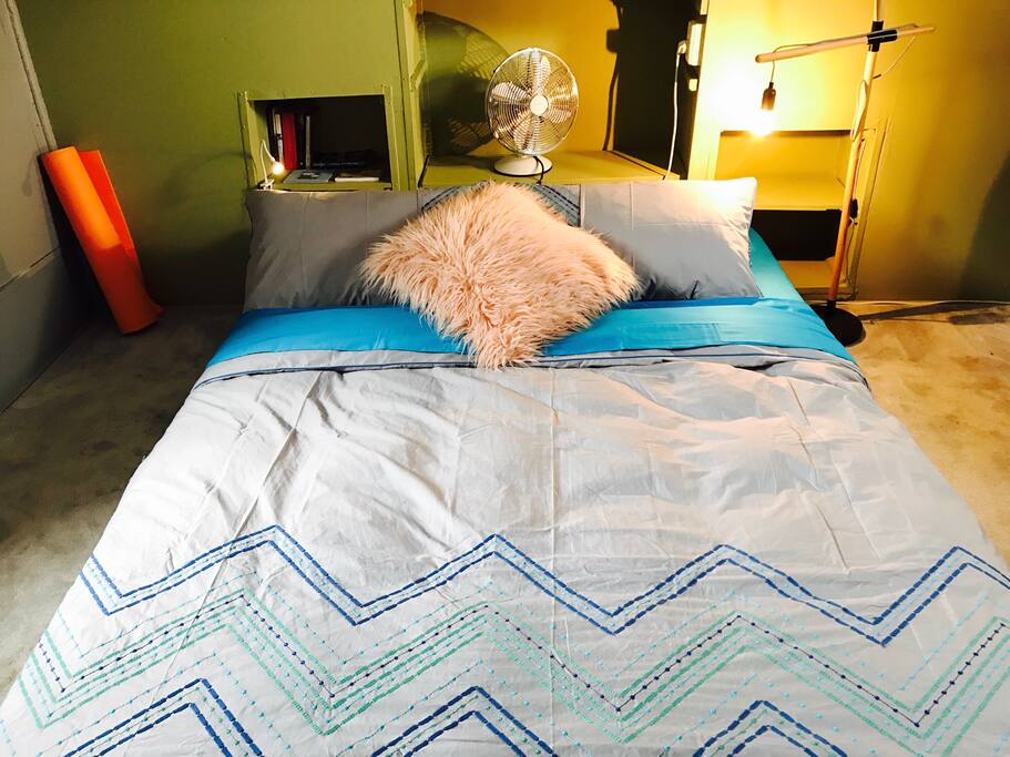 Queen size mattress.