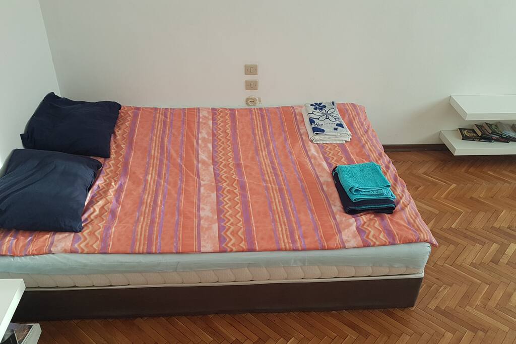 It's a full-size double bed in the guest room.