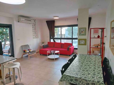 Raanana 3BR central Apartment