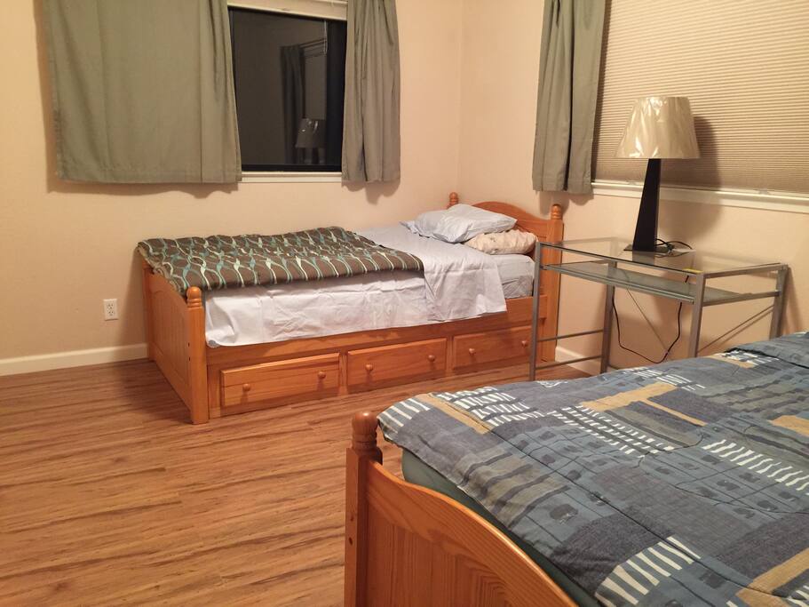 2nd bedroom
