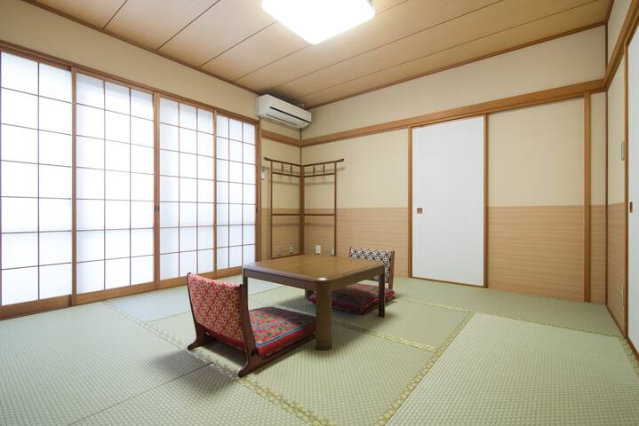 Easy access to Hakone and Shinjuku HonAtsugi Sta.1