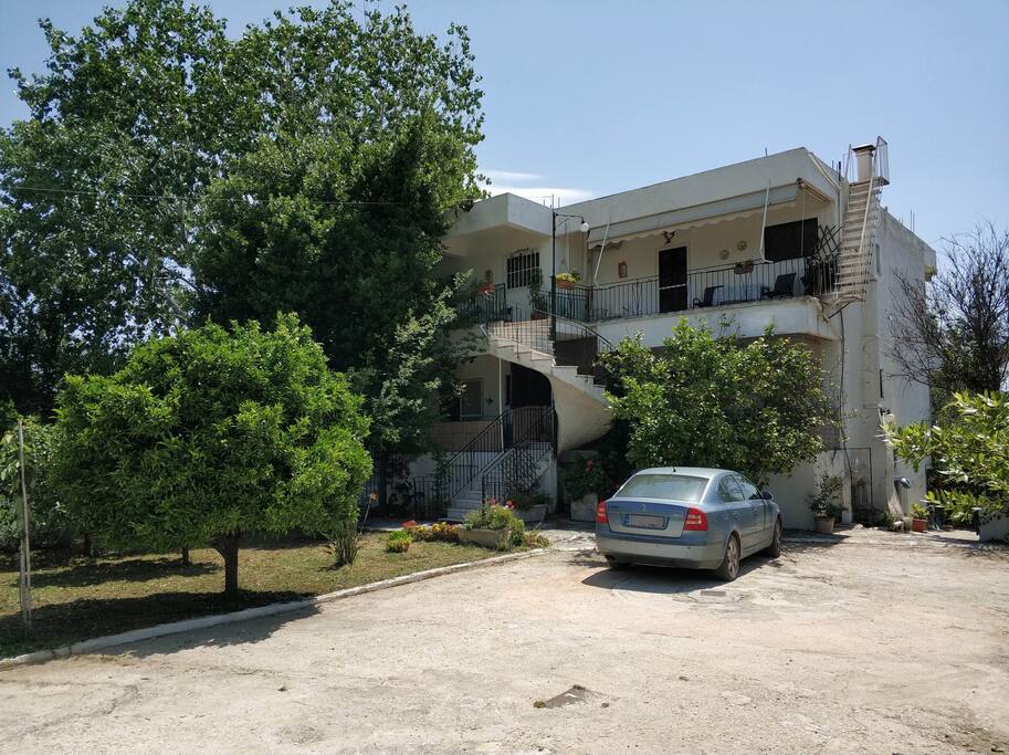 Parking Lot/Πάρκινγκ