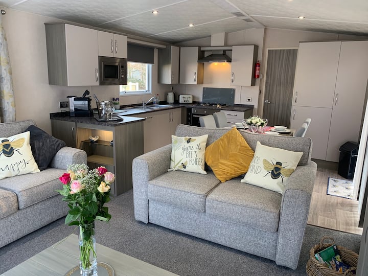 Immaculate 2 Bedroom Caravan Southview, Skegness - Skegness