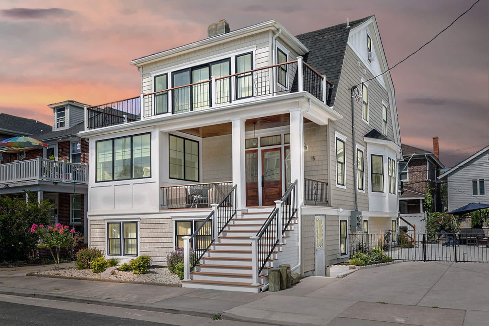 Just redone, 1 1/2 block from Ventnor beach
