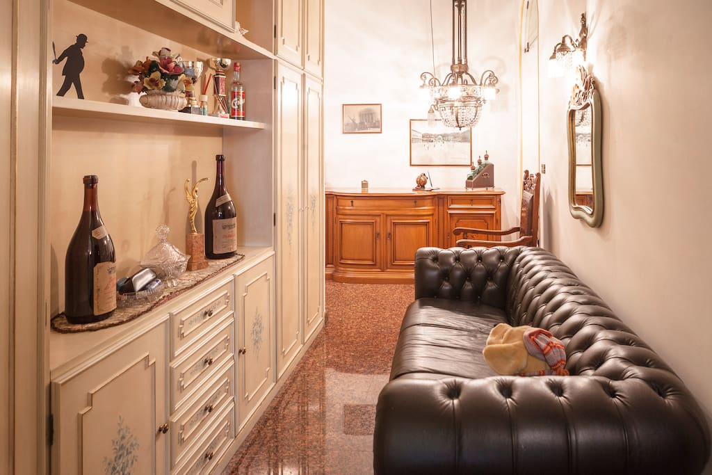 ingresso e primo divano
