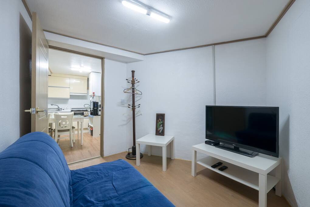 Room 2(can use as living room, 1 double sofa bed, 42“TV, regrigerator, microwave. hanger, air conditioner)
