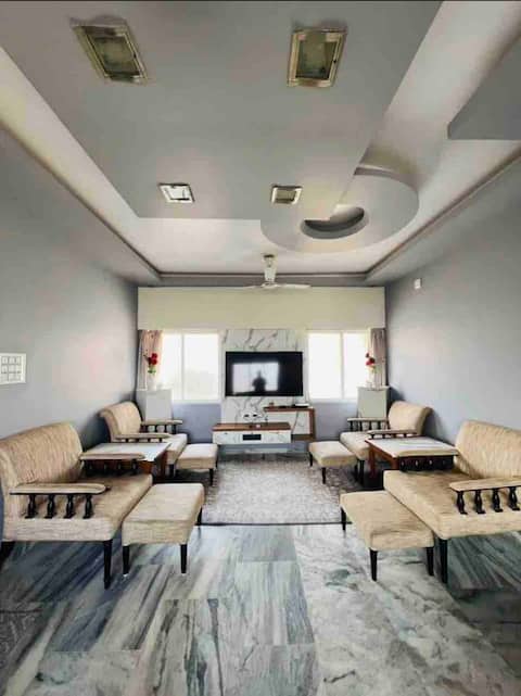 Luxurious 3 Bedroom Penthouse -1