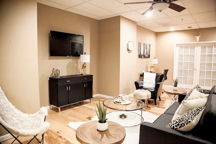 ❤️ of St. Louis |Fast WI-FI |Pool+Jet Tub |Parking