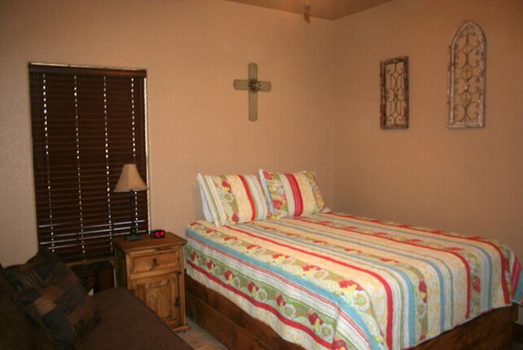 oak ridge bedroom 2.jpg
