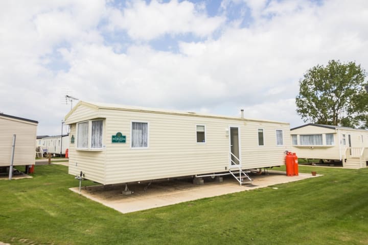 8 Berth Caravan, Quiet Location at Heacham