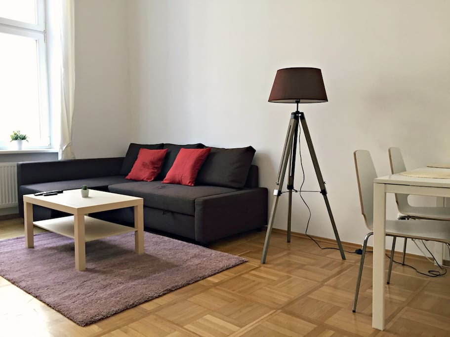 Wohnzimmer + Esstisch