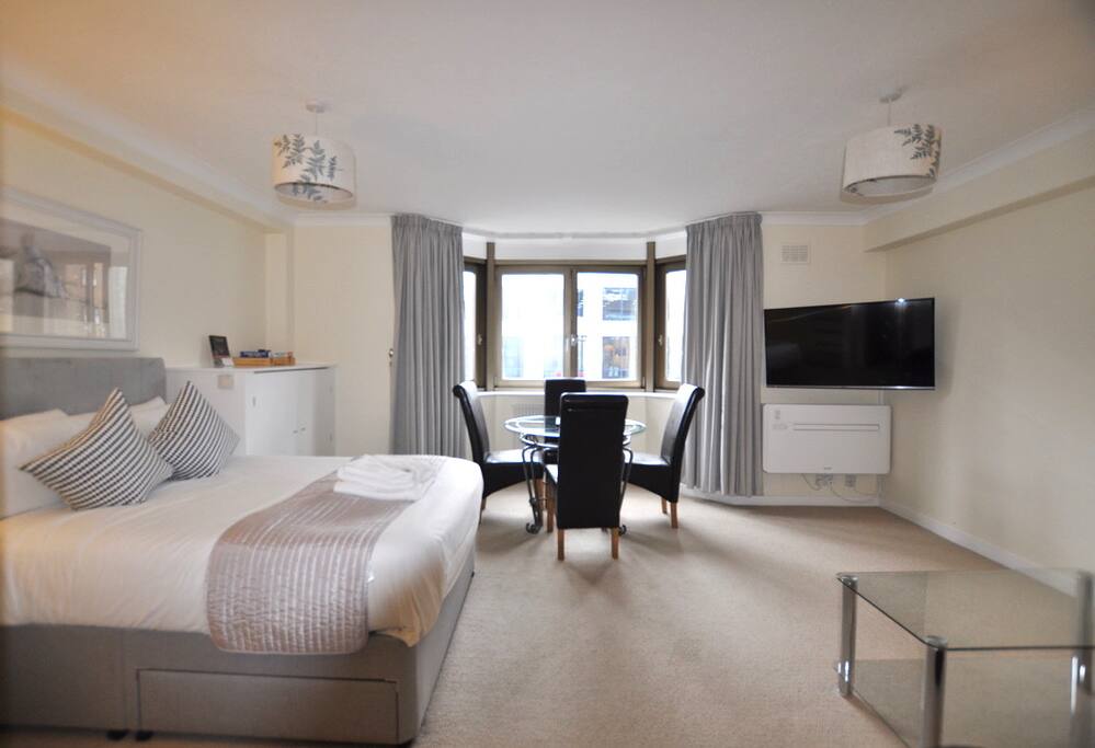 Modern and comfortable!