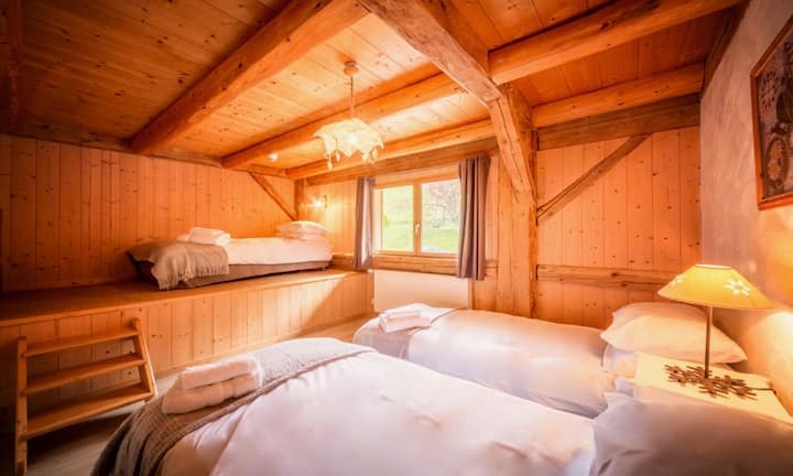 Spálňa na 1. poschodí, 3 lôžka + 1 detská posteľ