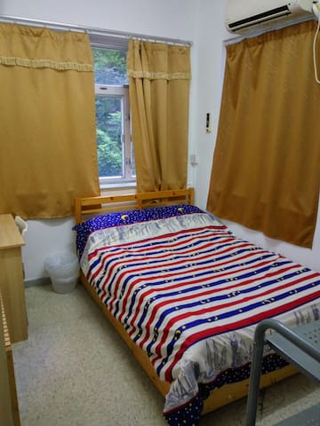 CWB Room available near Time Square (C1d)