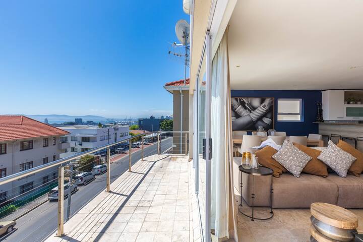 Bright & Spacious Modern Apartment- Green Point gallery image 3