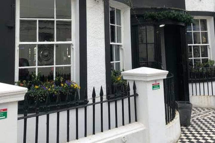 The Montpelier Inn Guest House Bedroom 5