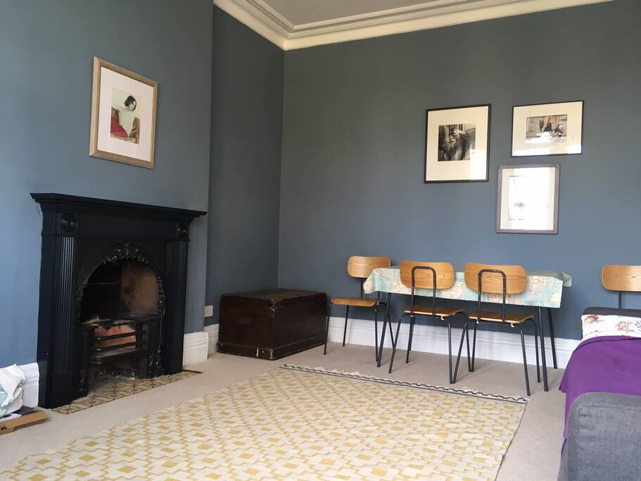 Lounge & dining