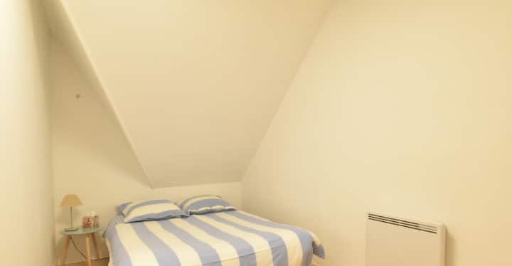 Dormitorio 2 con 1 cama individual.