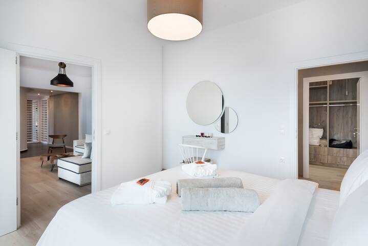 Villa Mystique, heated pool, luxury, sea view gallery image 4