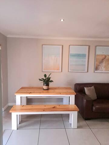 Cheerful 3 bedroom home with indoor fireplace gallery image 4