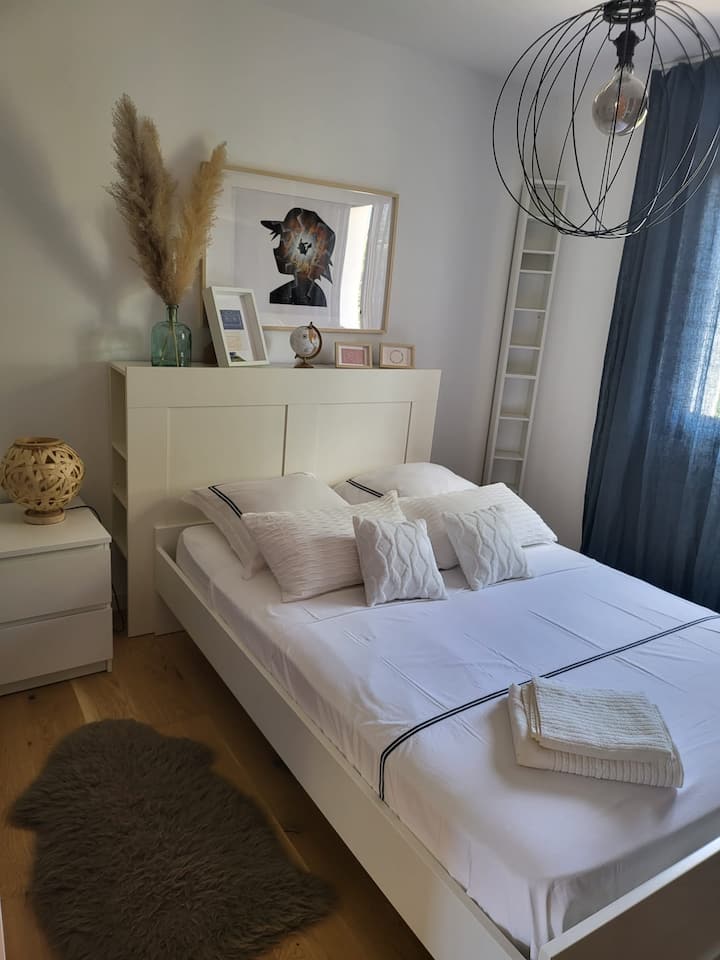 Chambre 2 étage
Lit 140 x 190