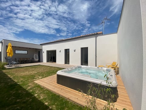 Le Clapotis 44 with SPA in Préfailles classified 3***