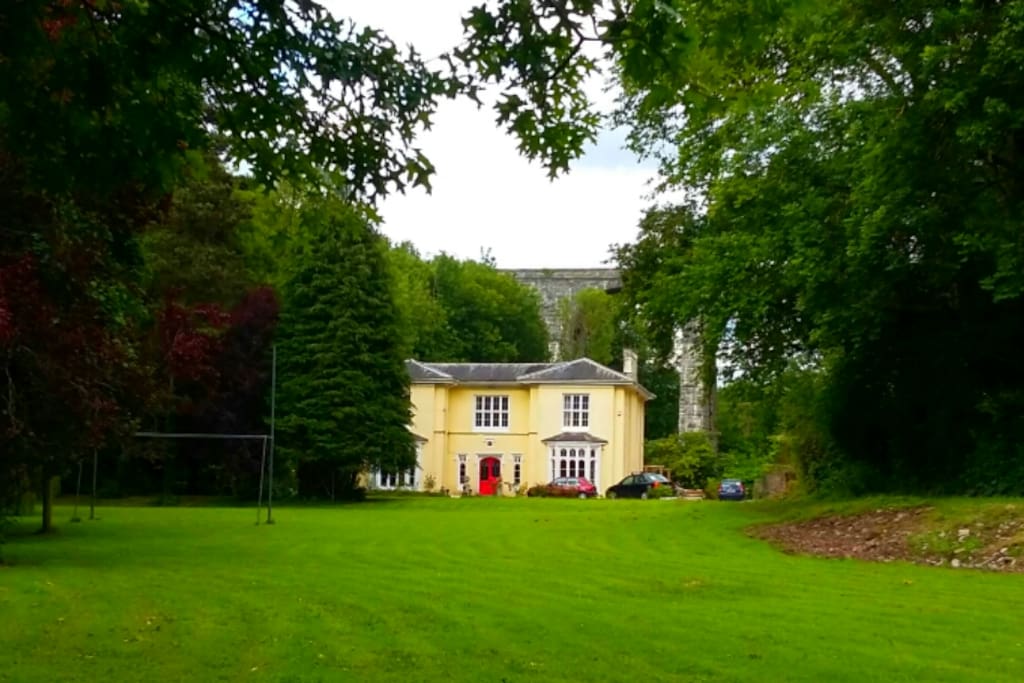 View of Yellow House from front.