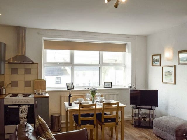 EMILY'S NOOK, country holiday cottage in Ireby , Ref 972672